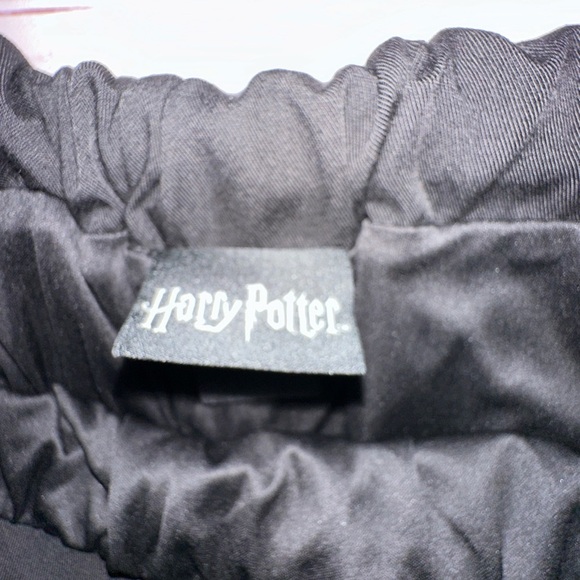 Harry Potter Black & Gold Wand Print Skirt | Women’s Size 2 ✨ - Picture 4 of 9